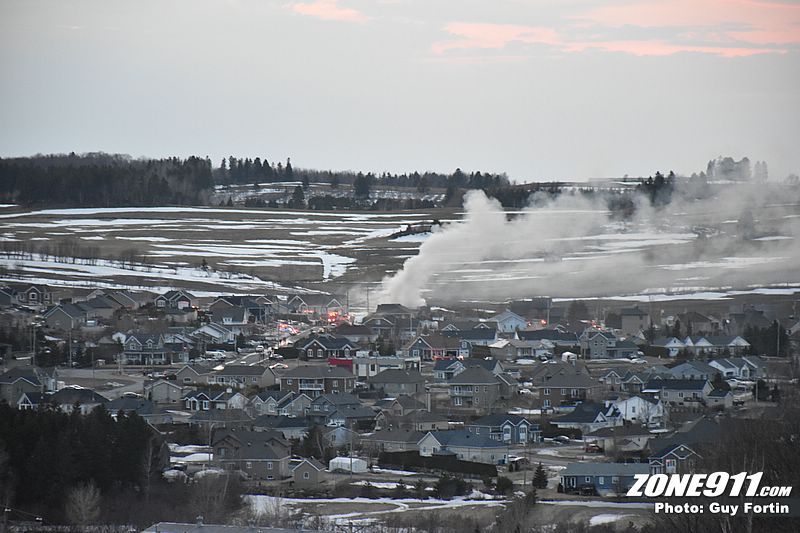 Incendie à St-Elzéar : un corps a été retrouvé dans les décombres