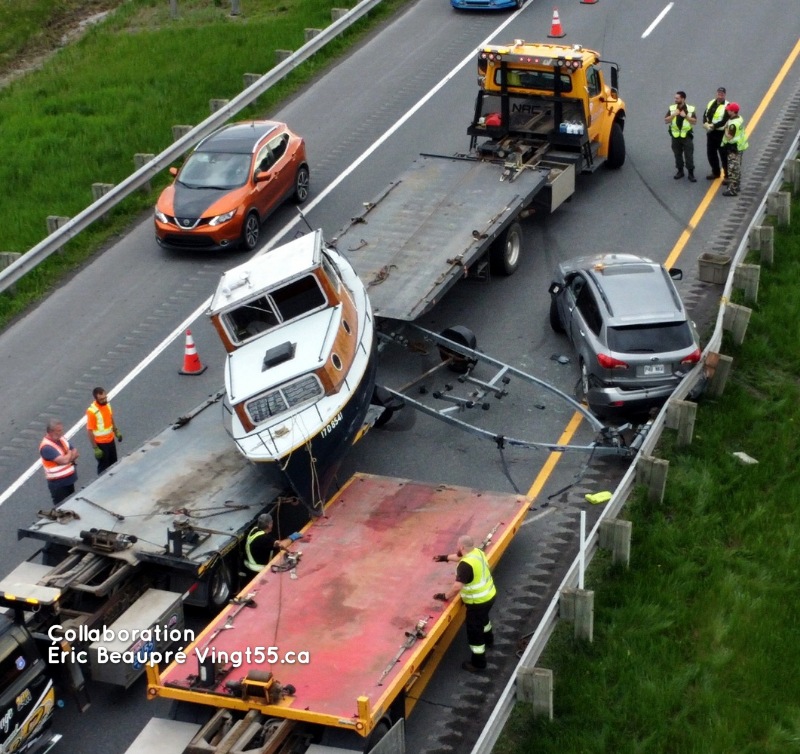 Accident bateau A20 Drummondville @ Crédit photo Eric Beaupré Vingt55 0021W 