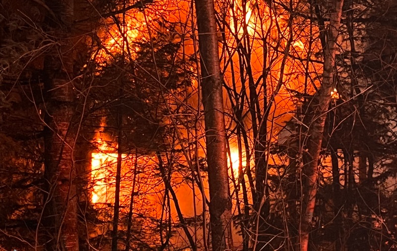 Une résidence de Pont-Rouge entièrement détruite par un incendie