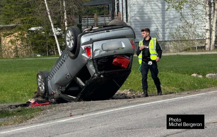 Accident  - Capotage sur le chemin Bélair à Québec : un conducteur arrêté