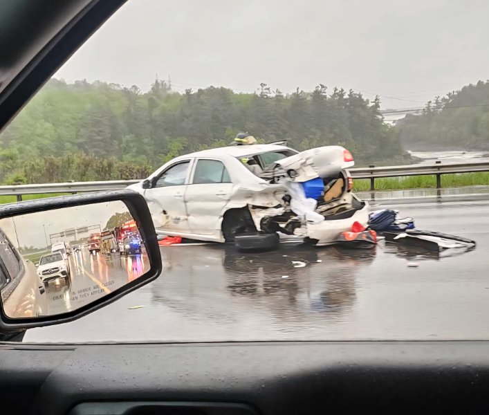 18h30 - Lévis - Accident sur l'autoroute 20 