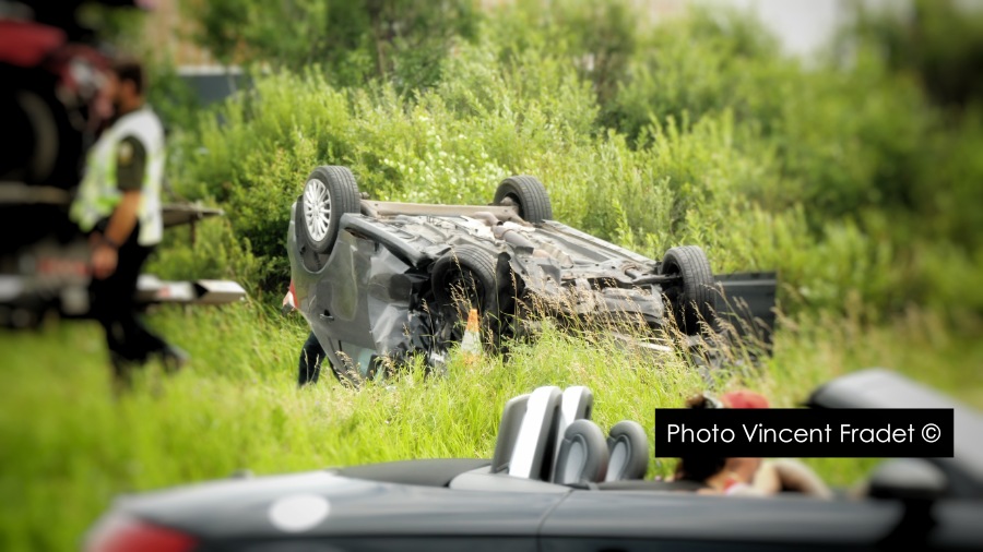 Violent accident sur l'autoroute Charest : quatre personnes transportées à l’hôpital