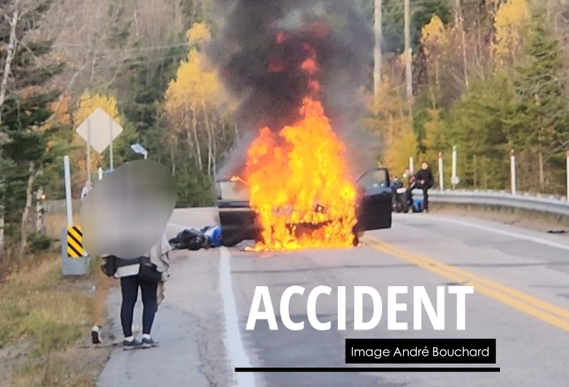 Stoneham - Une voiture prend feu après une collision frontale avec une moto