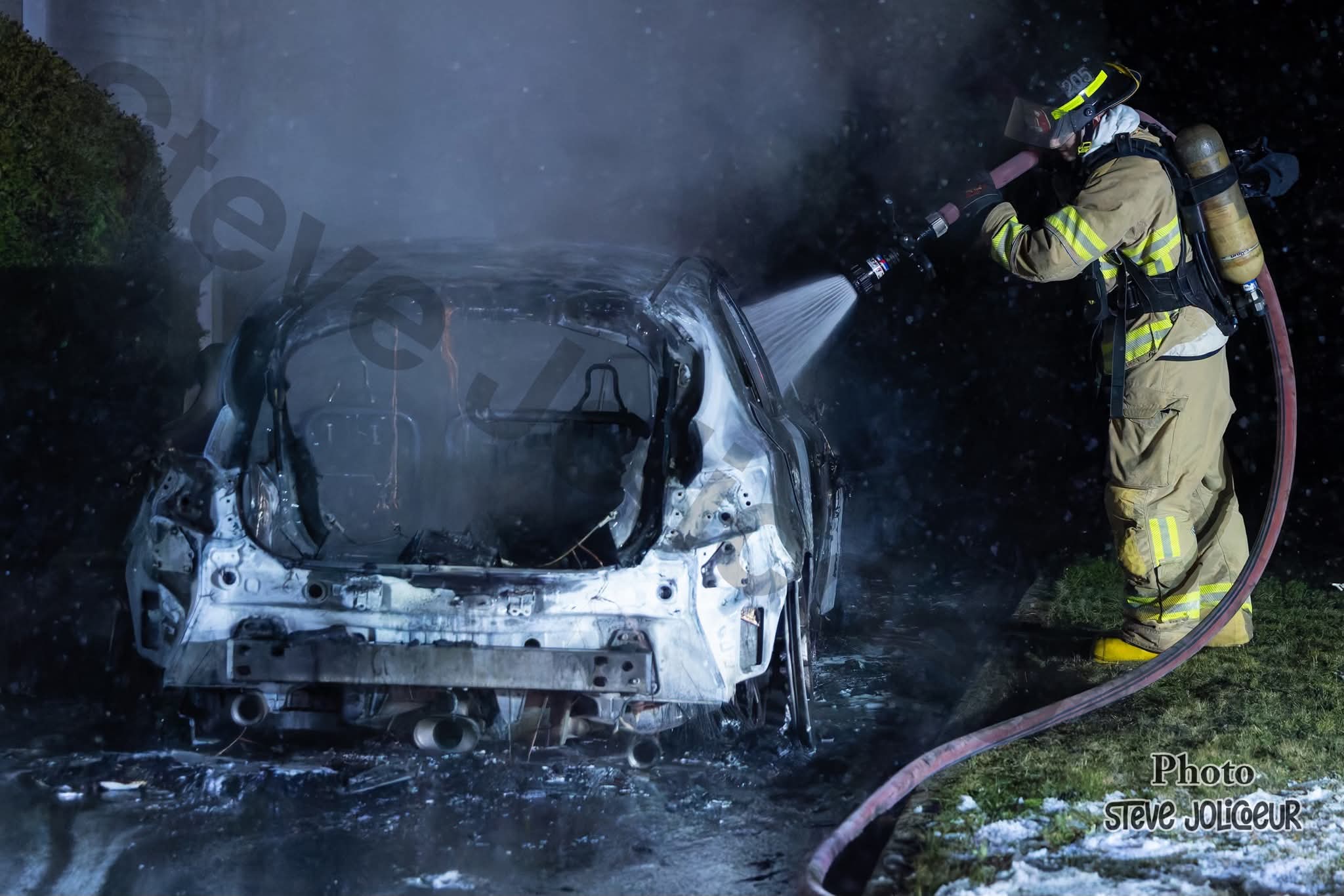 La police de Lévis enquête sur un incendie criminel ayant détruit un véhicule