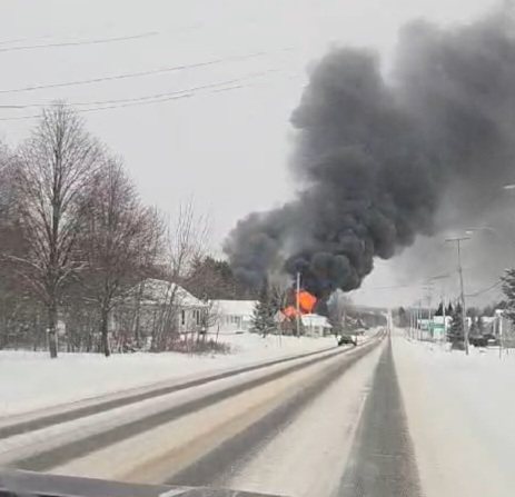 Incendie majeur dans une grange à Tourville